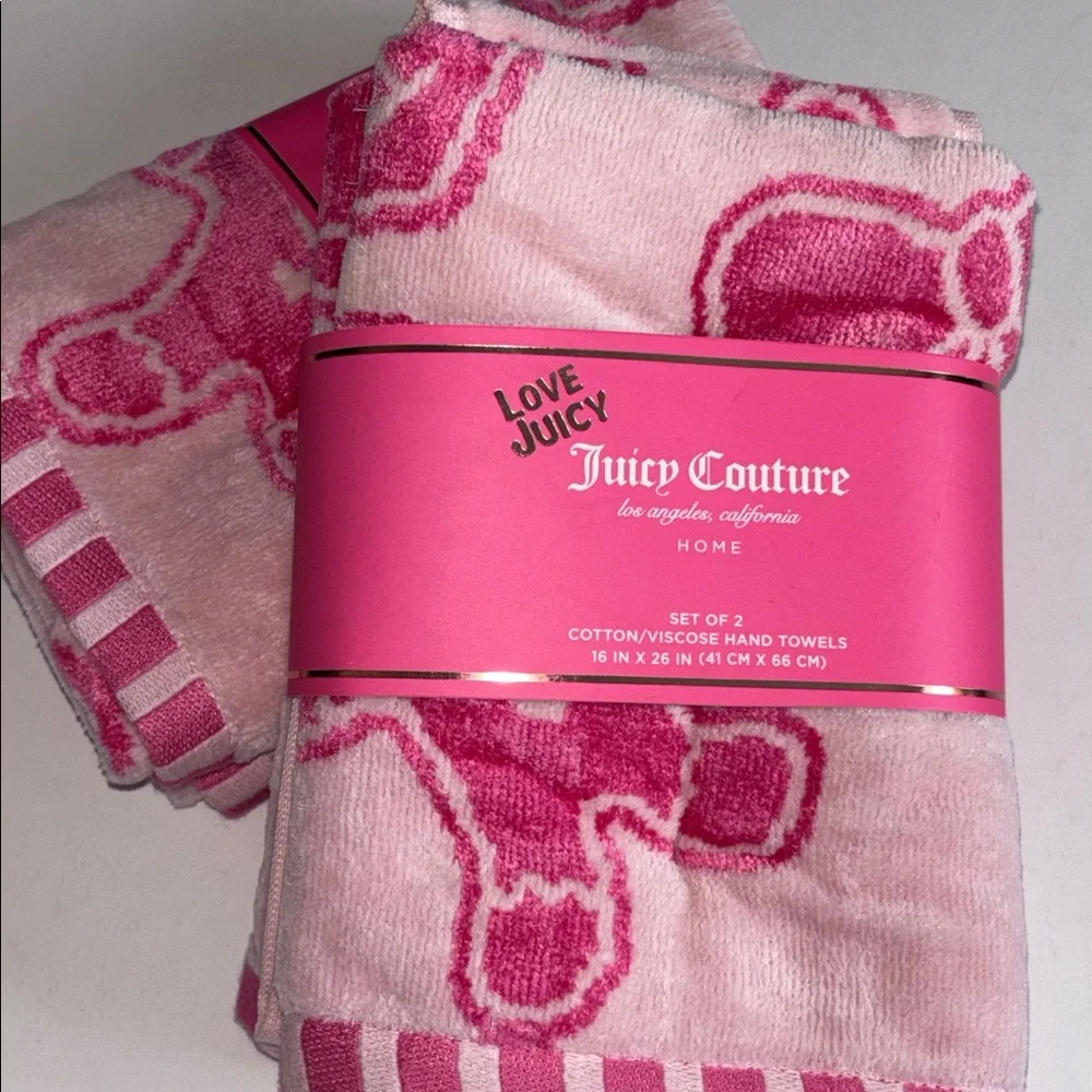 Juicy Couture Pink GINGERBREAD AND BOWS Hand Towels NWT SET OF TWO PINK GINGEY